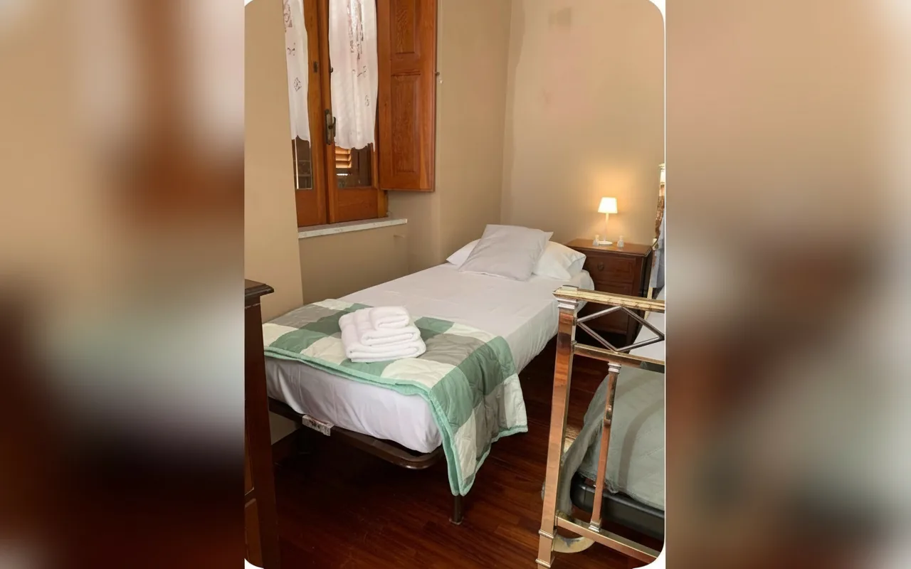 Camera con bagno privato — Nicole Suite Tropea, Tropea (Calabria) (foto 10)