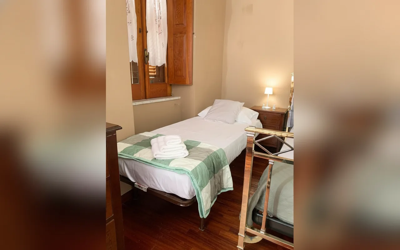 Camera con bagno privato — Nicole Suite Tropea, Tropea (Calabria) (foto 11)